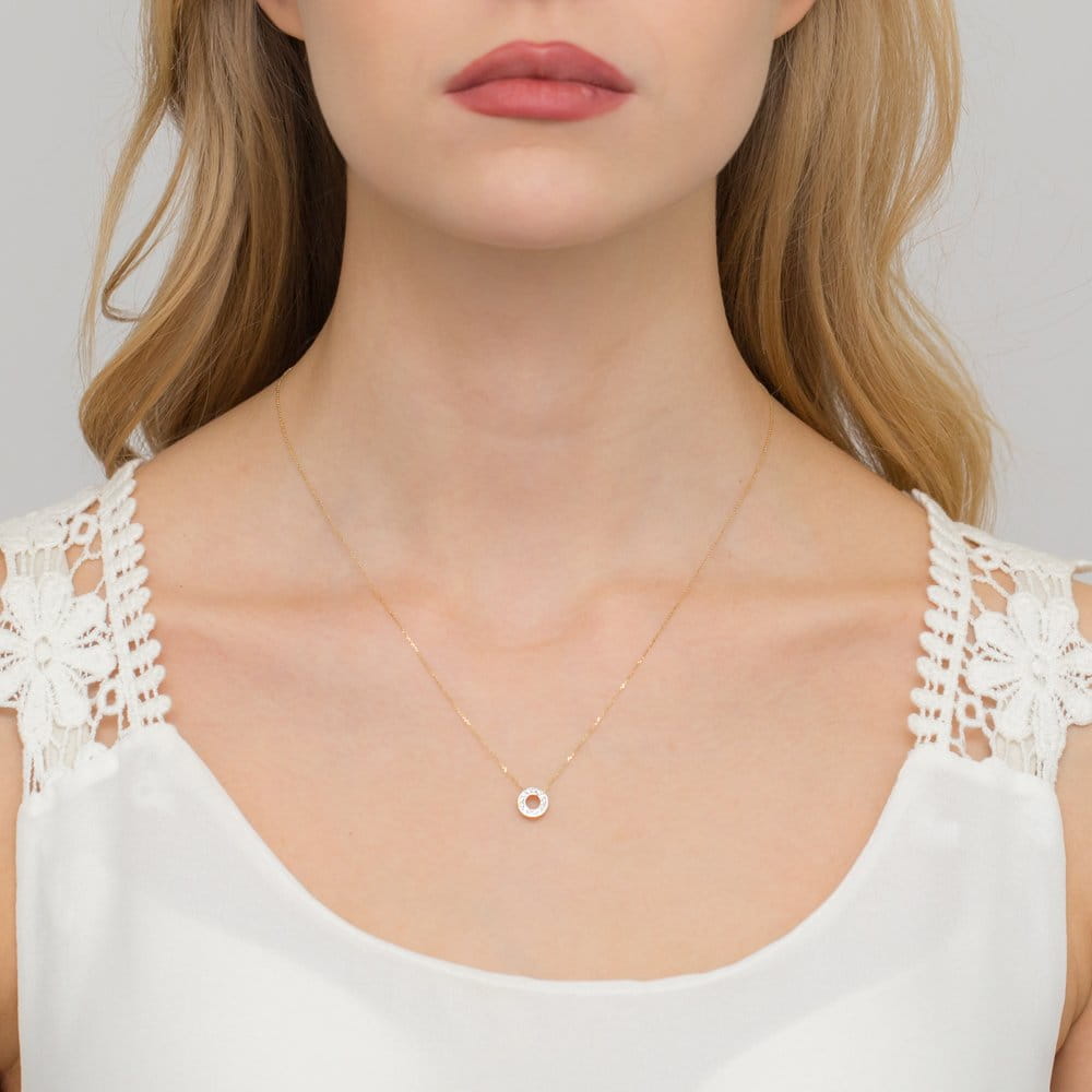 Auksinė Grandinėlė Su Deimantiniu Pakabuku