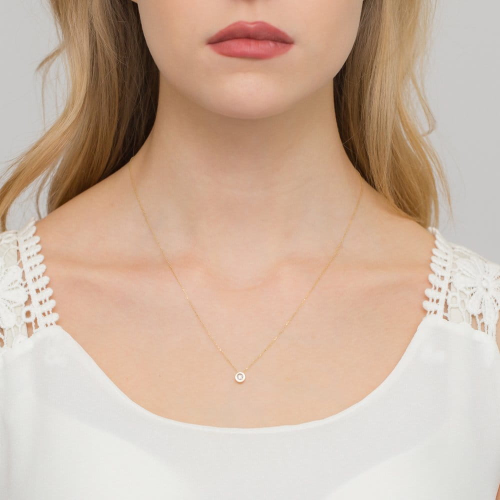 Auksinė Grandinėlė Su Deimantiniu Pakabuku