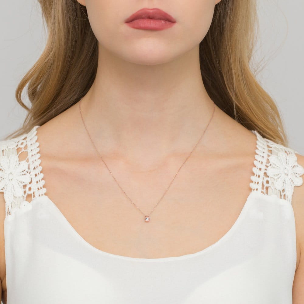 Gold Chain With Diamond Pendant