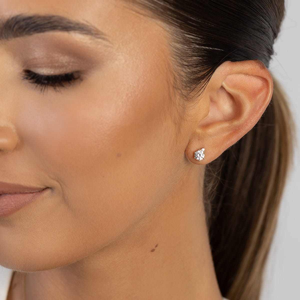 Auksiniai Auskarai Su Laboratoriniais Deimantais