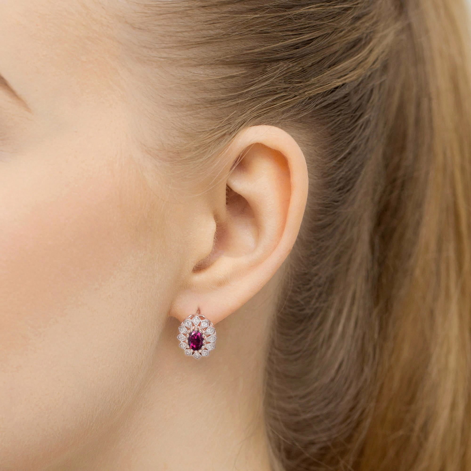 Gold Earrings With Rhodolites And Diamonds