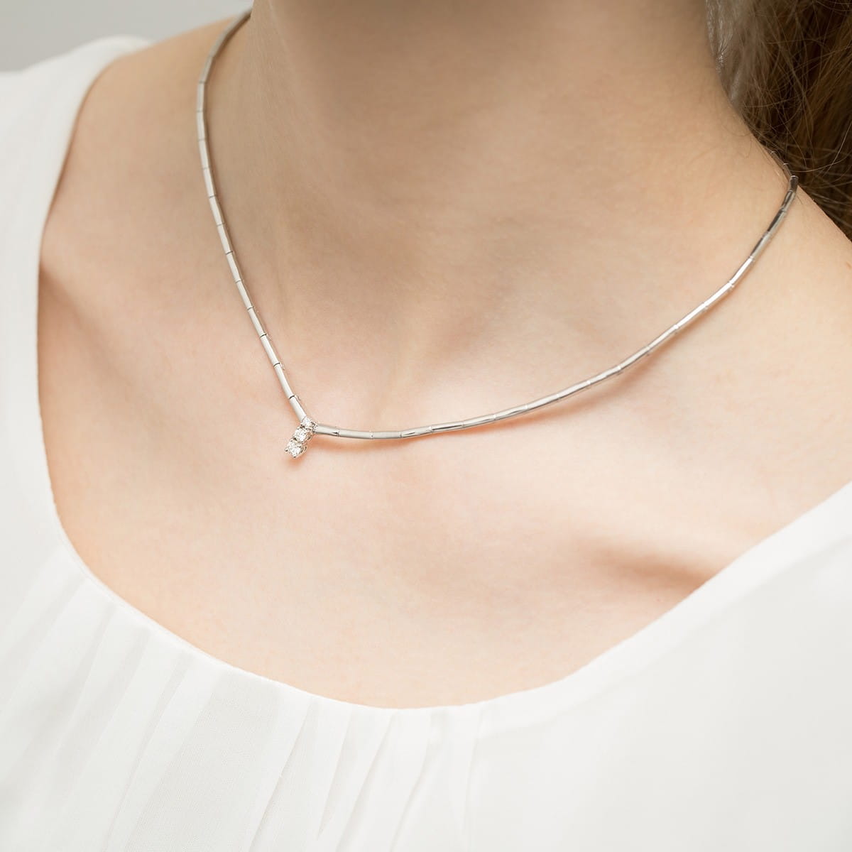 Gold Necklace With Diamonds