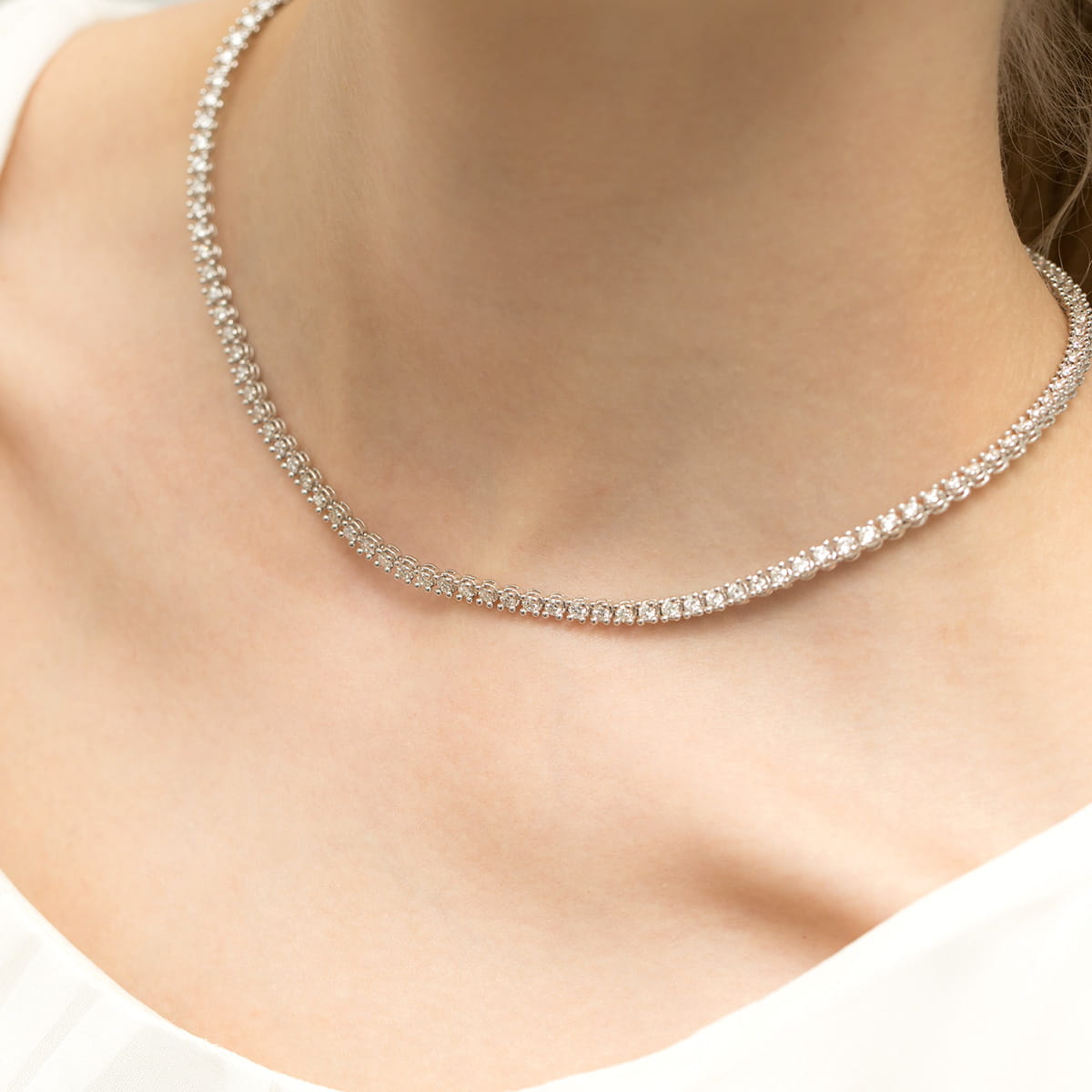 Gold Necklace With Diamonds