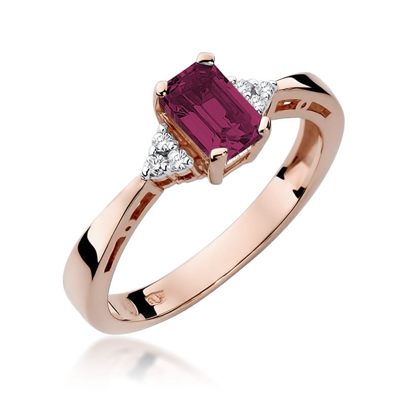 Gold Ring With Ruby And Diamonds