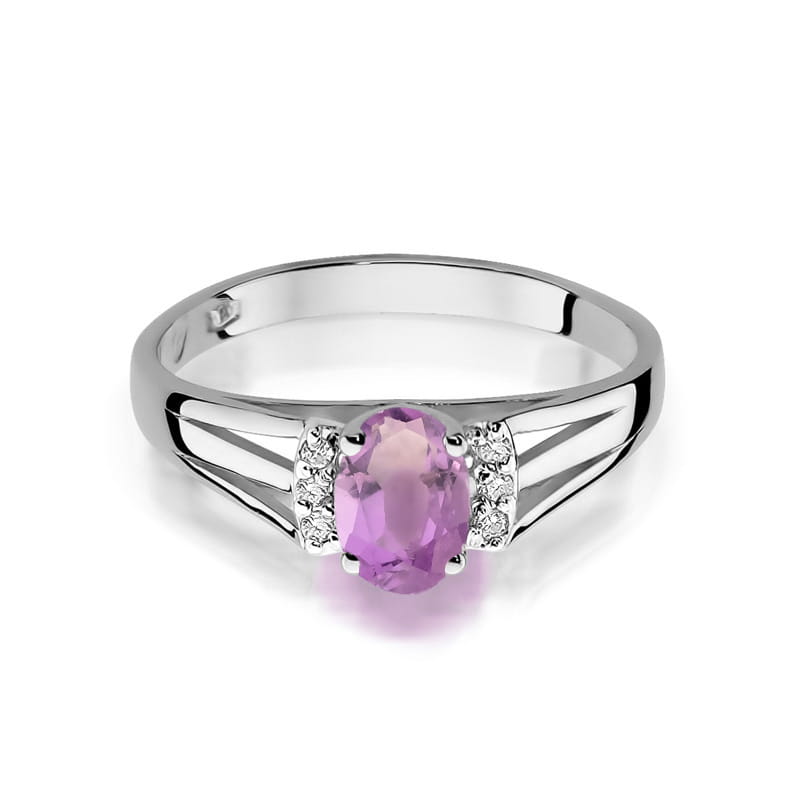 Gold Ring With Amethyst And Diamonds