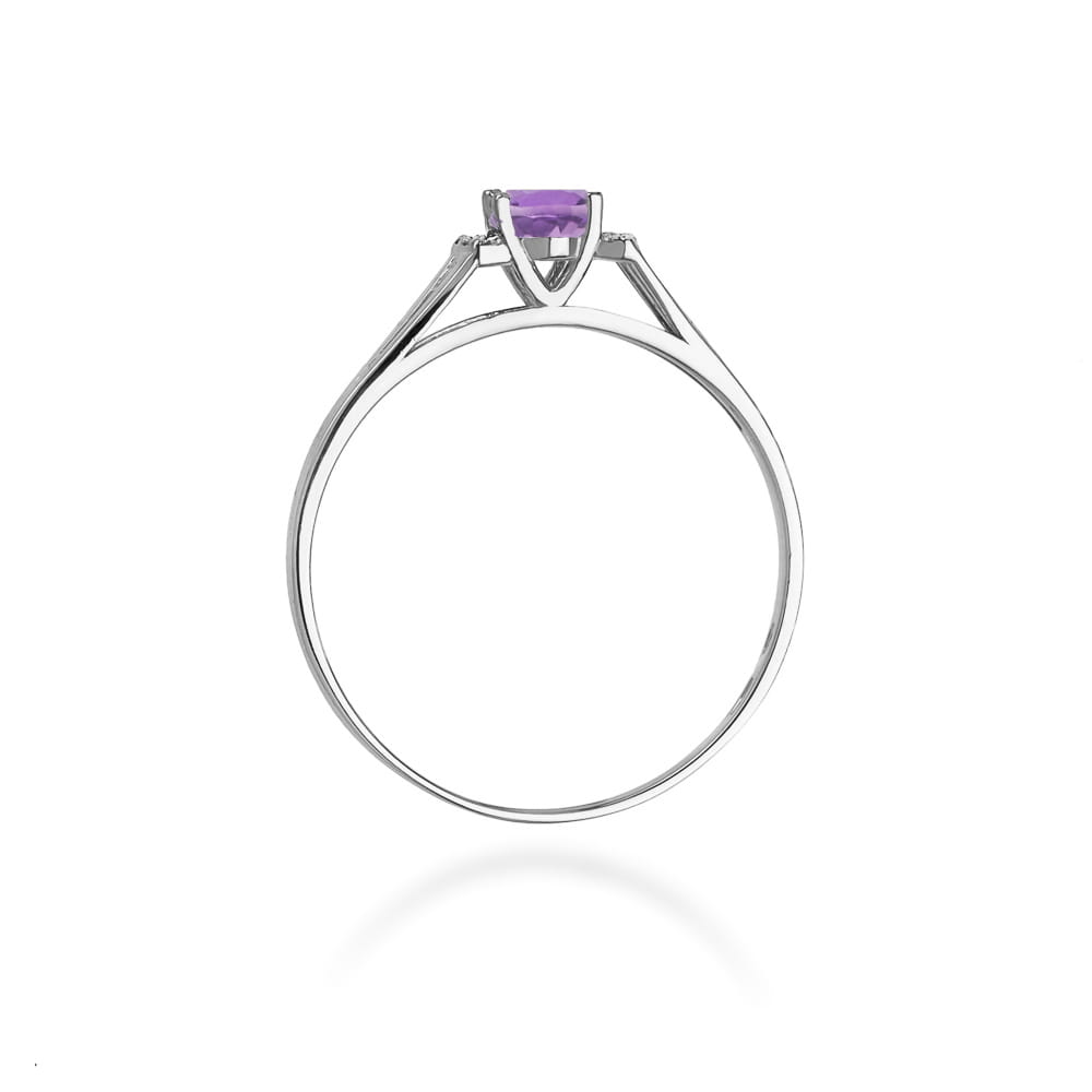 Gold Ring With Amethyst And Diamonds