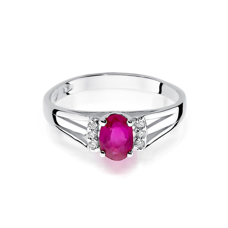 Gold Ring With Ruby And Diamonds