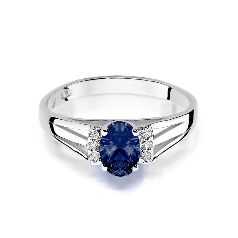 Gold Ring With Sapphire And Diamonds