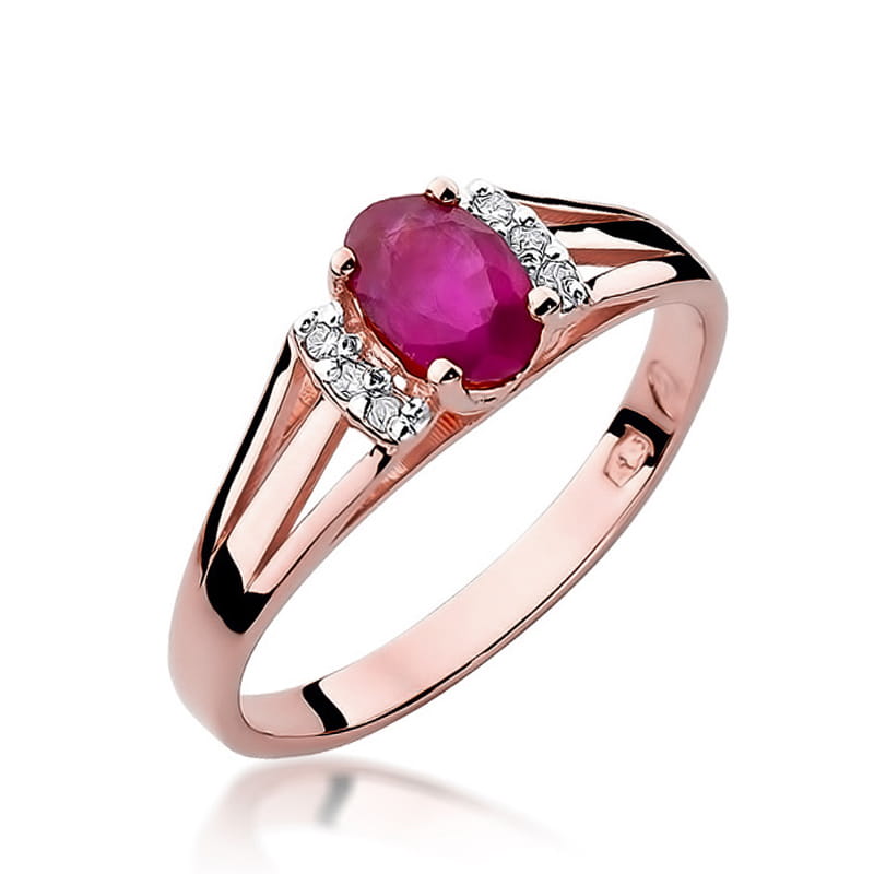 Gold Ring With Ruby And Diamonds