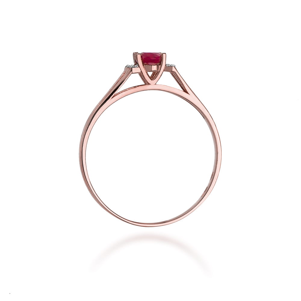 Gold Ring With Ruby And Diamonds