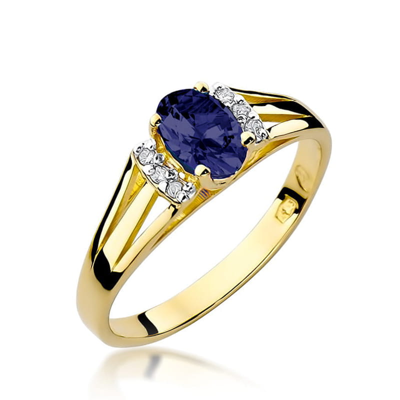 Gold Ring With Sapphire And Diamonds