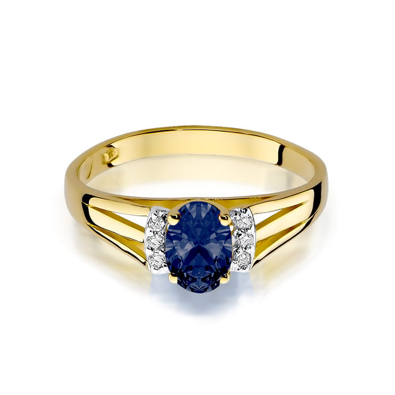 Gold Ring With Sapphire And Diamonds