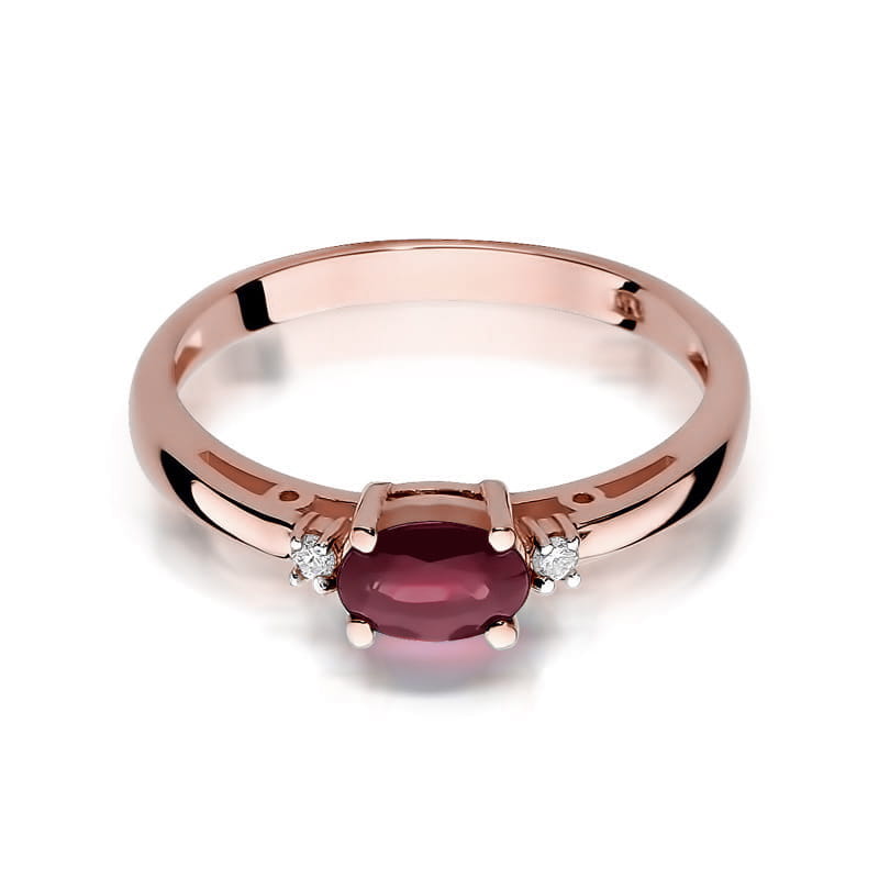 Gold Ring With Ruby And Diamonds