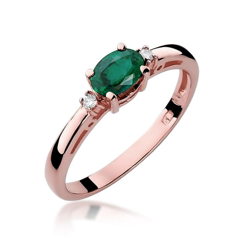 Gold Ring With Emerald And Diamonds