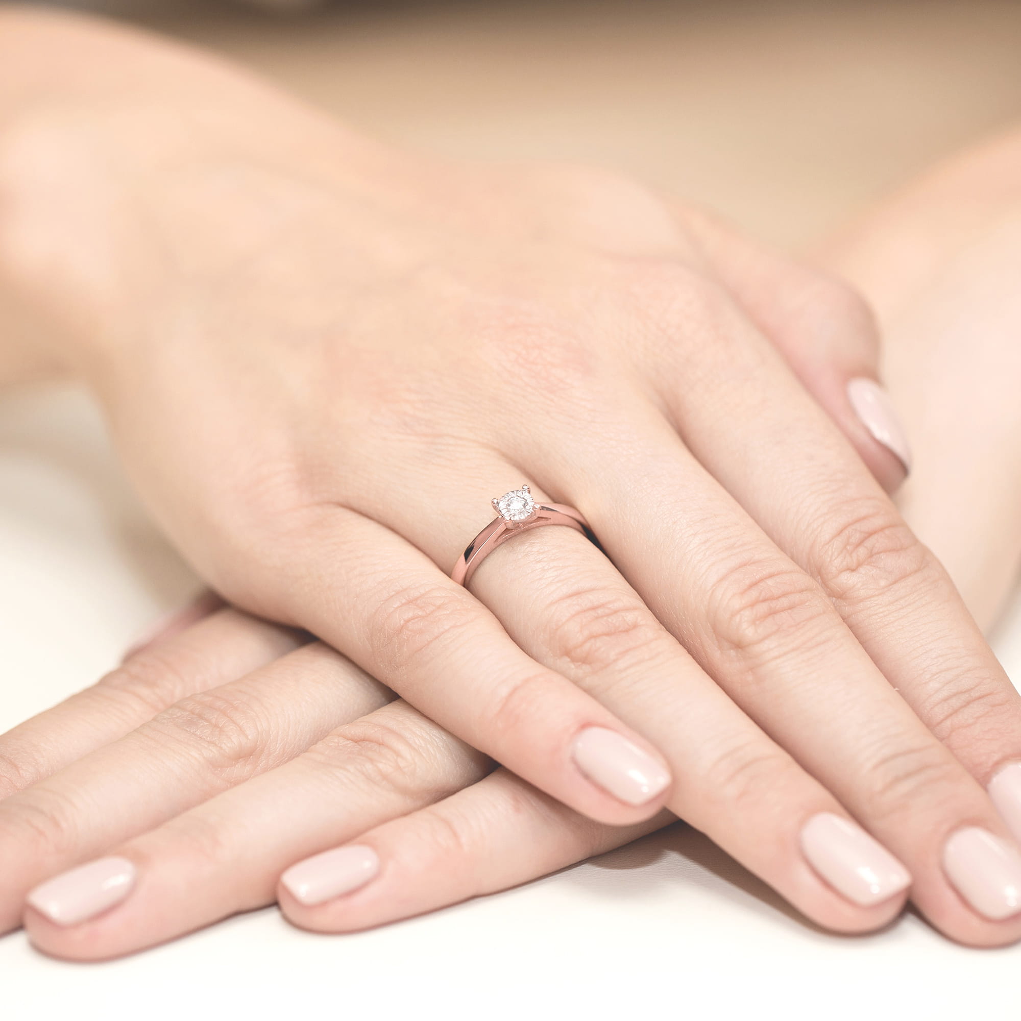 Auksinis Žiedas Su Deimantu