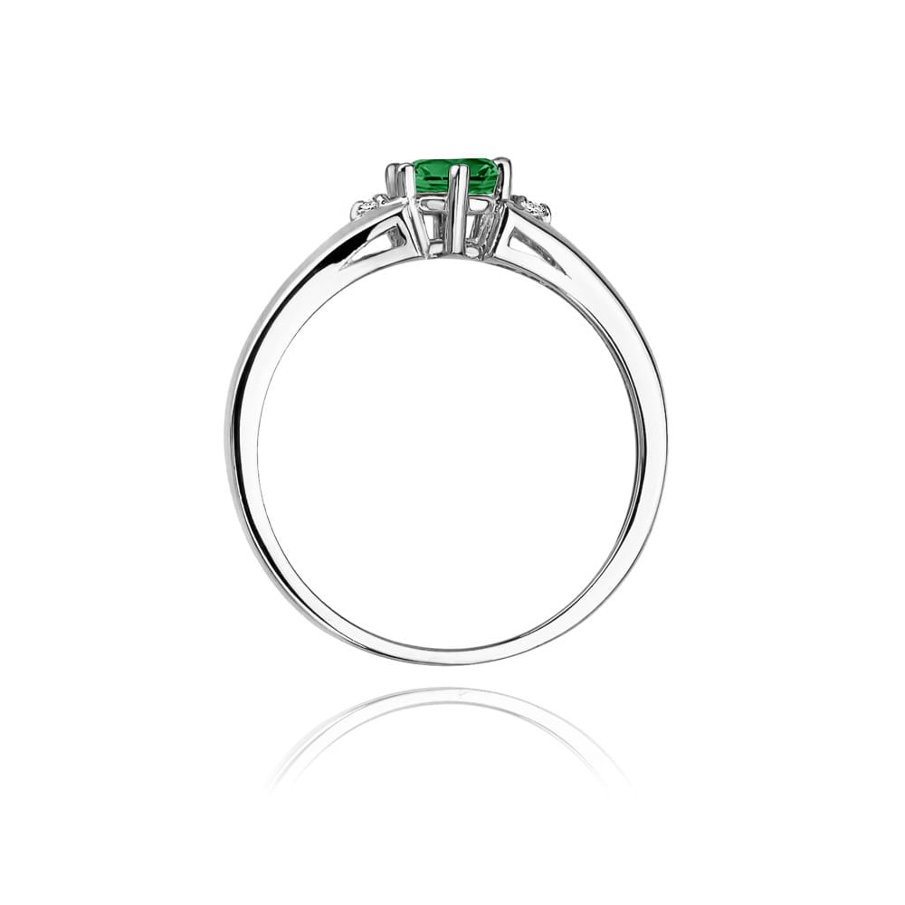 Gold Ring With Emerald And Diamonds