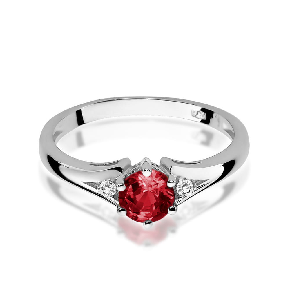 Gold Ring With Garnet And Diamonds