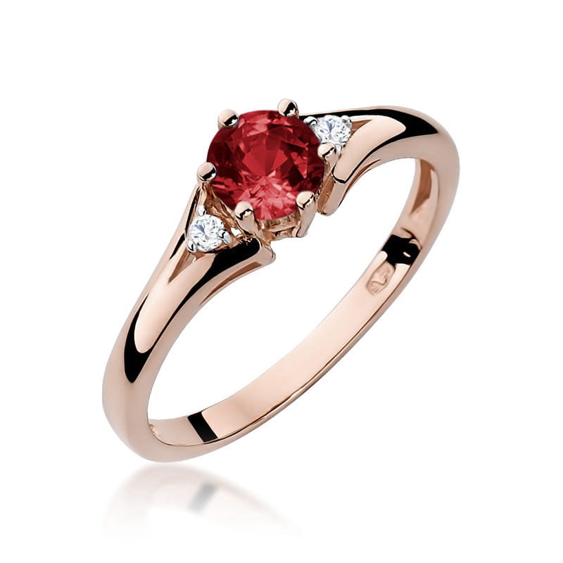 Gold Ring With Garnet And Diamonds