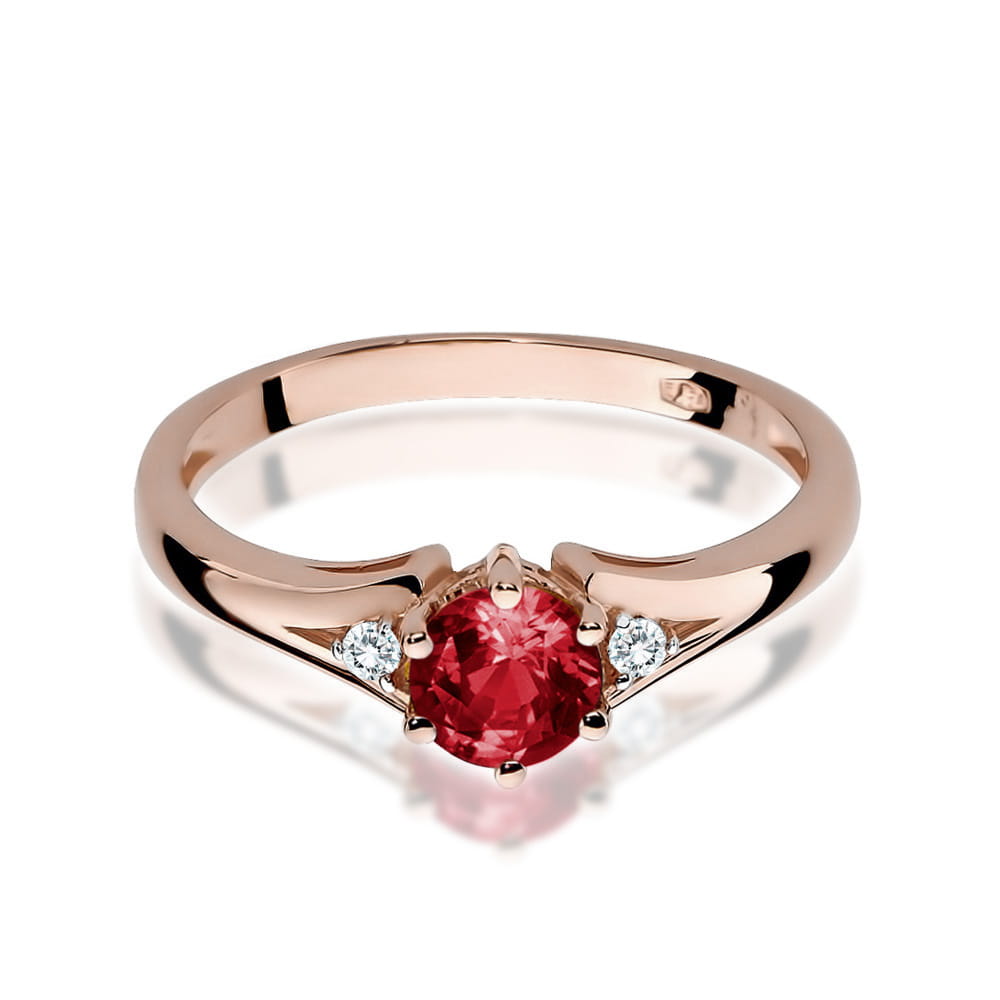 Gold Ring With Garnet And Diamonds