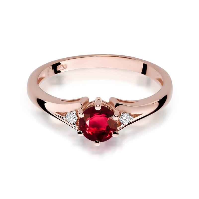 Gold Ring With Ruby And Diamonds
