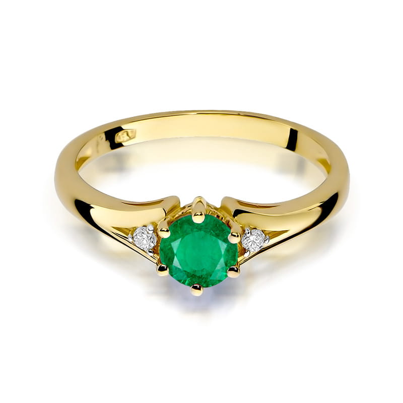 Gold Ring With Emerald And Diamonds