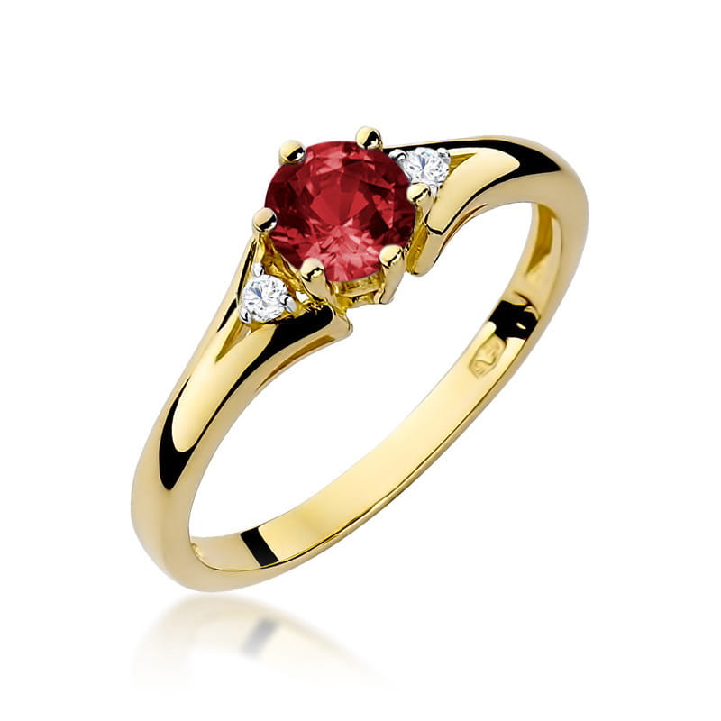 Gold Ring With Garnet And Diamonds