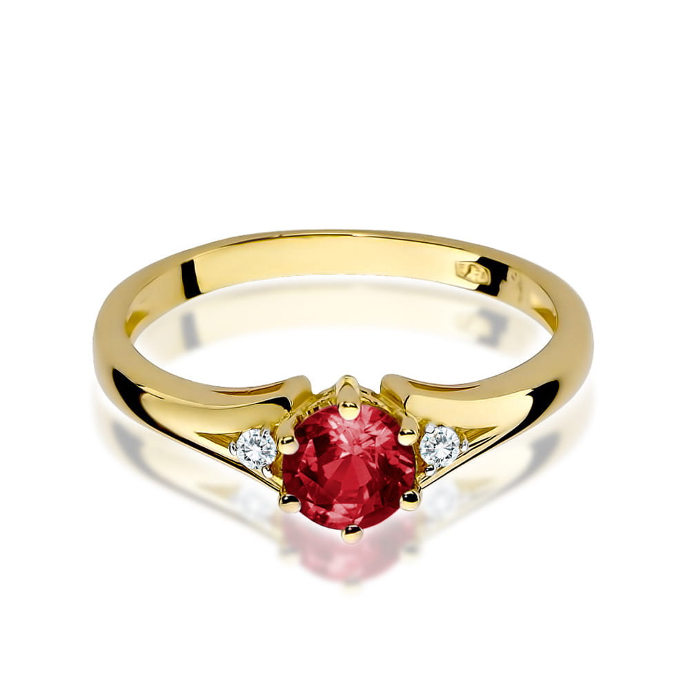 Gold Ring With Garnet And Diamonds