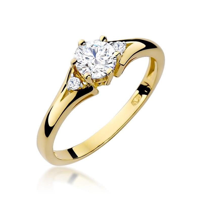Gold Ring With White Sapphire And Diamonds