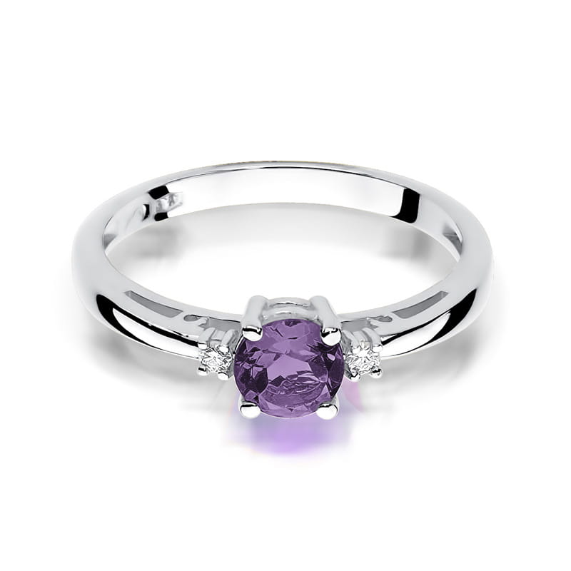 Gold Ring With Amethyst And Diamonds
