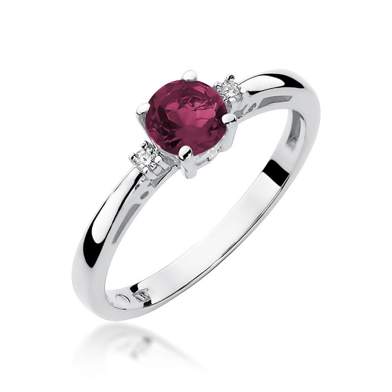 Gold Ring With Ruby And Diamonds