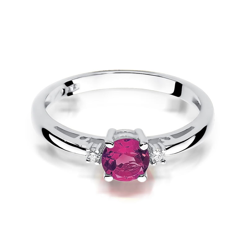 Gold Ring With Ruby And Diamonds