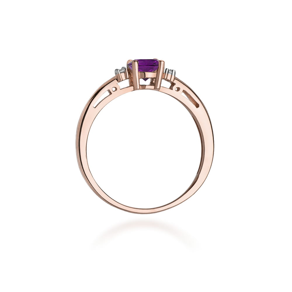 Gold Ring With Amethyst And Diamonds