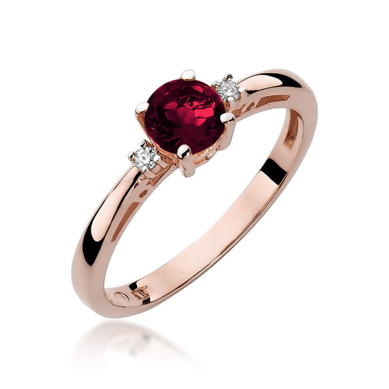 Gold Ring With Garnet And Diamonds