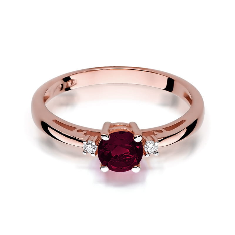Gold Ring With Garnet And Diamonds