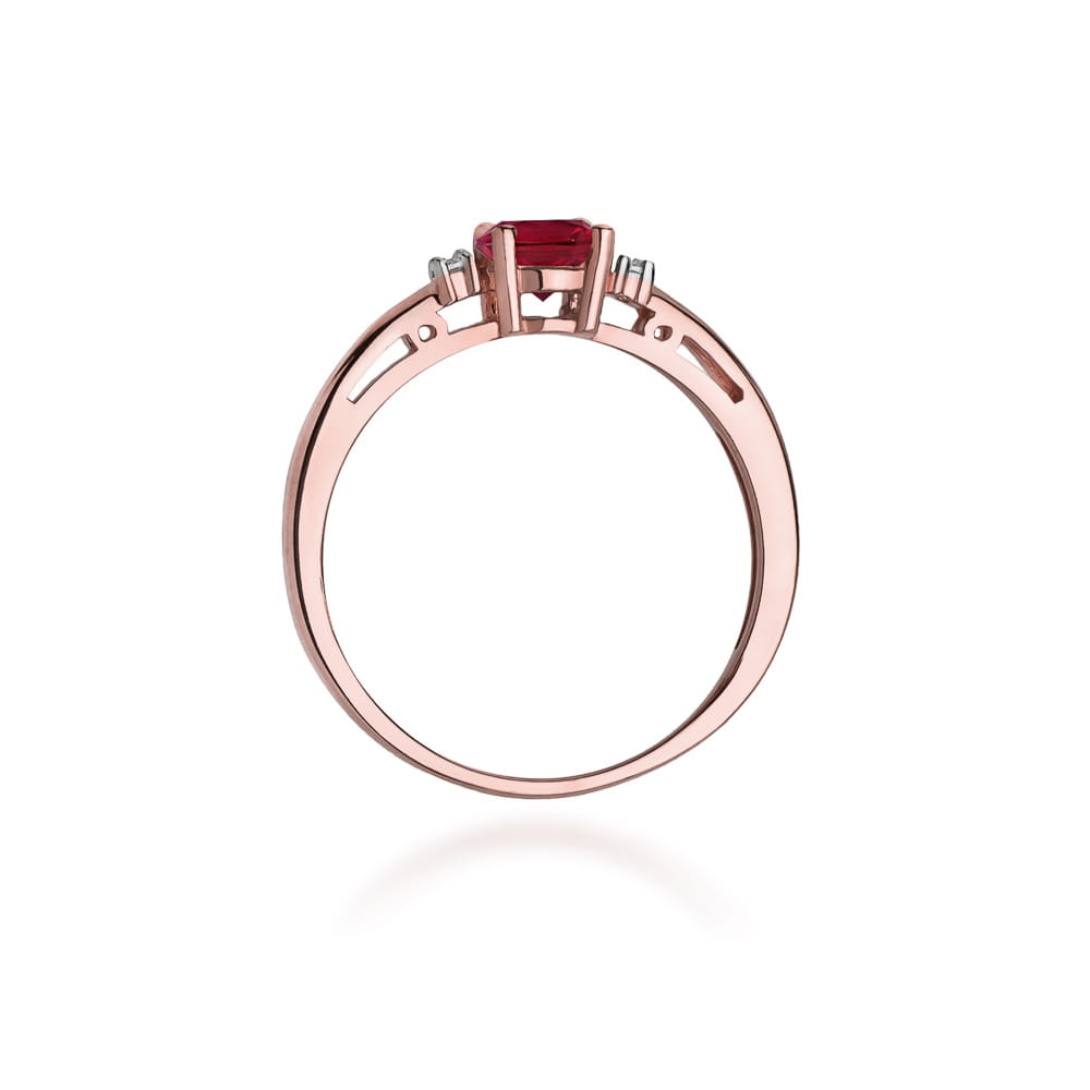 Gold Ring With Ruby And Diamonds