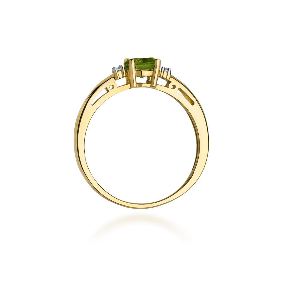 Gold Ring With Peridot And Diamonds
