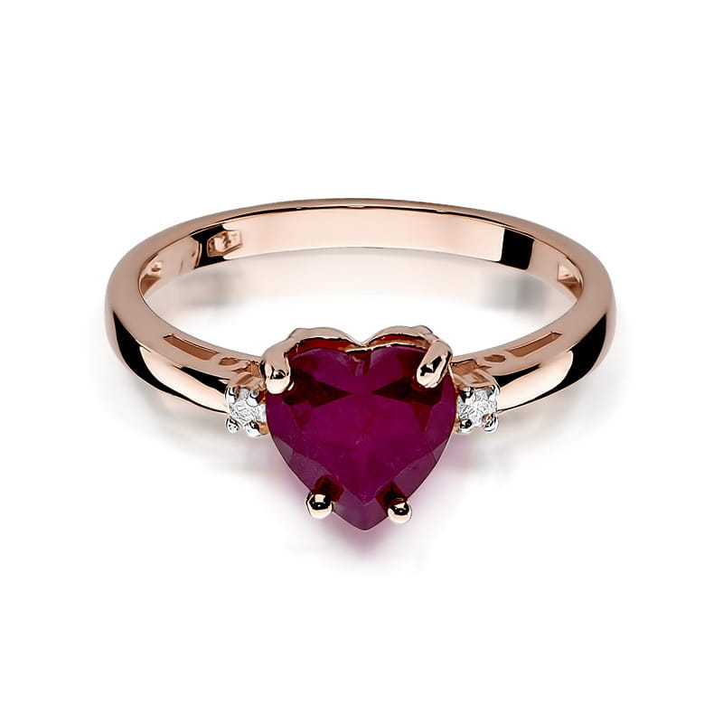 Gold Ring With Ruby And Diamonds