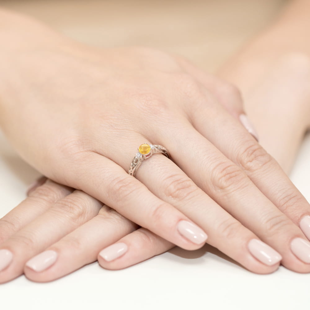 Auksinis Žiedas Su Citrinu Ir Deimantais