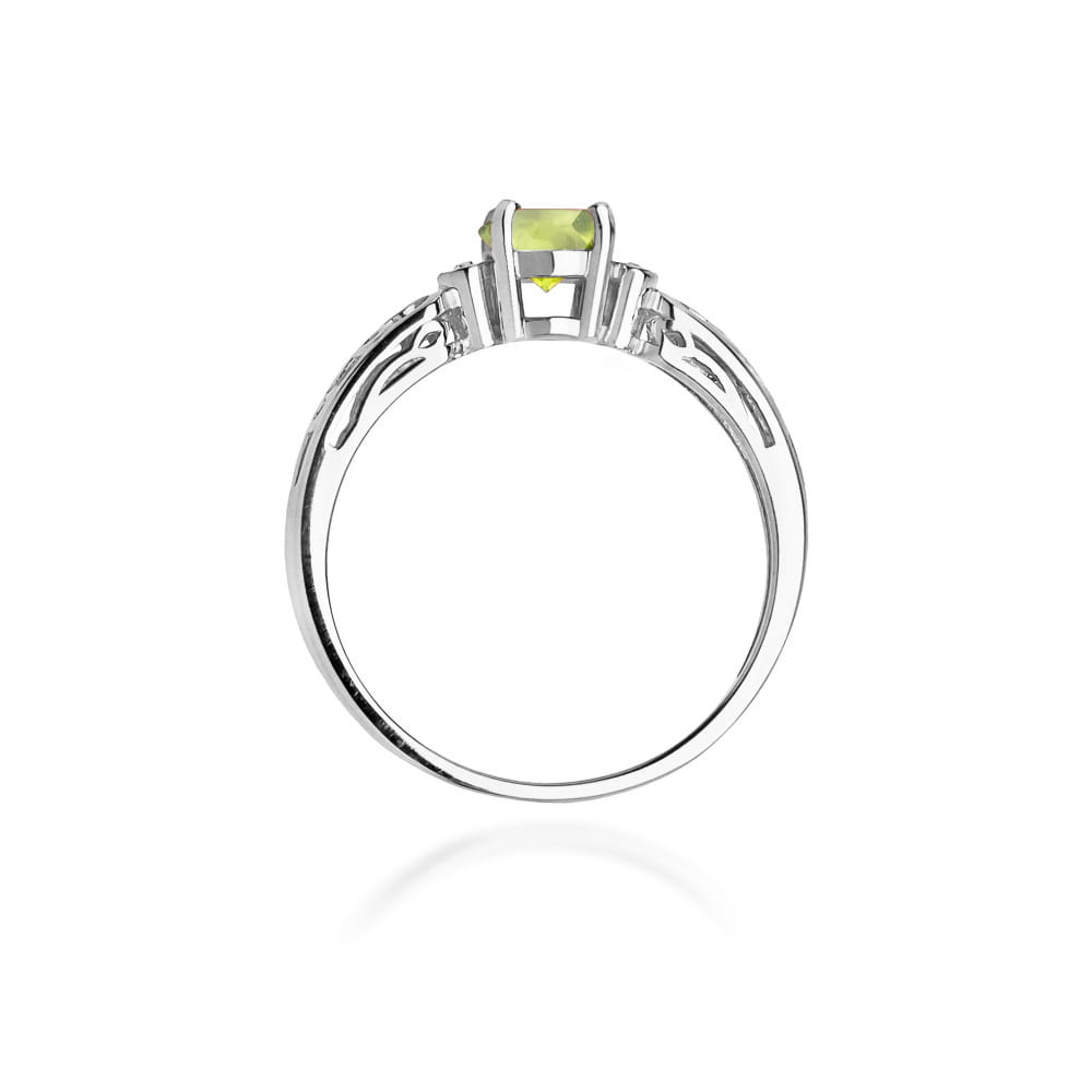 Gold Ring With Peridot And Diamonds