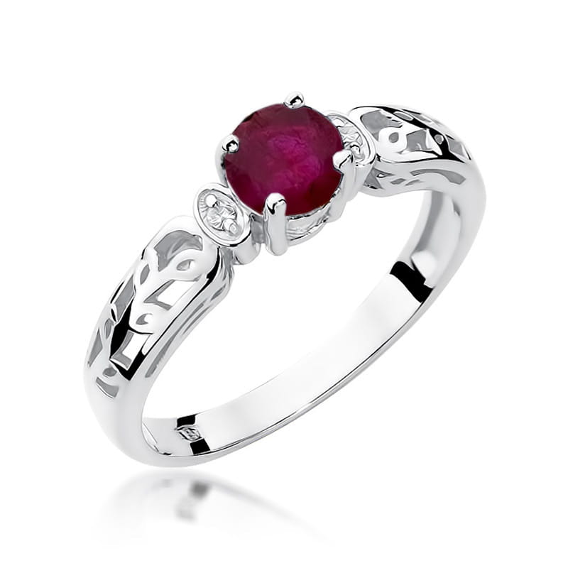 Gold Ring With Ruby And Diamonds