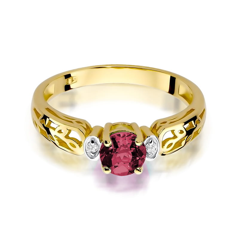Gold Ring With Ruby And Diamonds