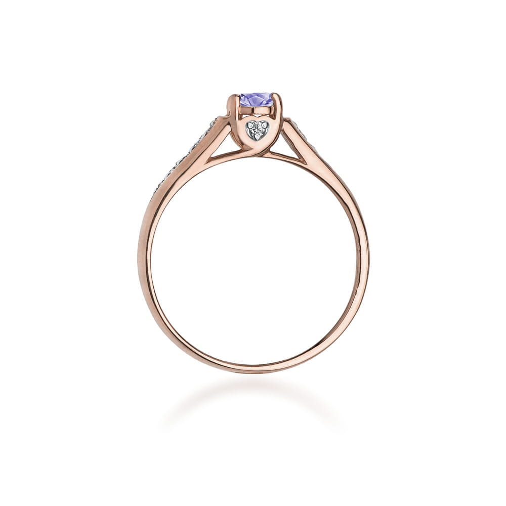 Gold Ring With Tanzanite And Diamonds