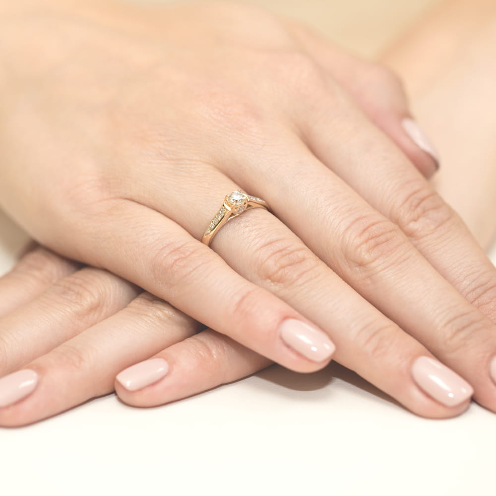 Auksinis Žiedas Su Deimantais