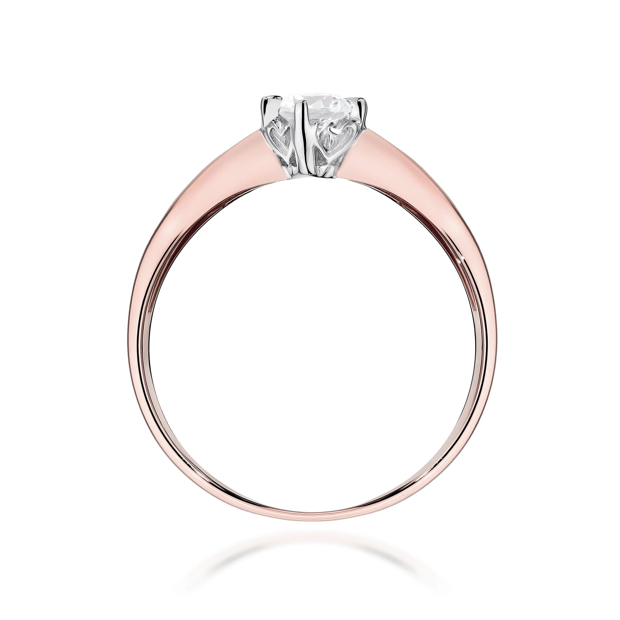 Gold Ring With Lab-Grown Diamond
