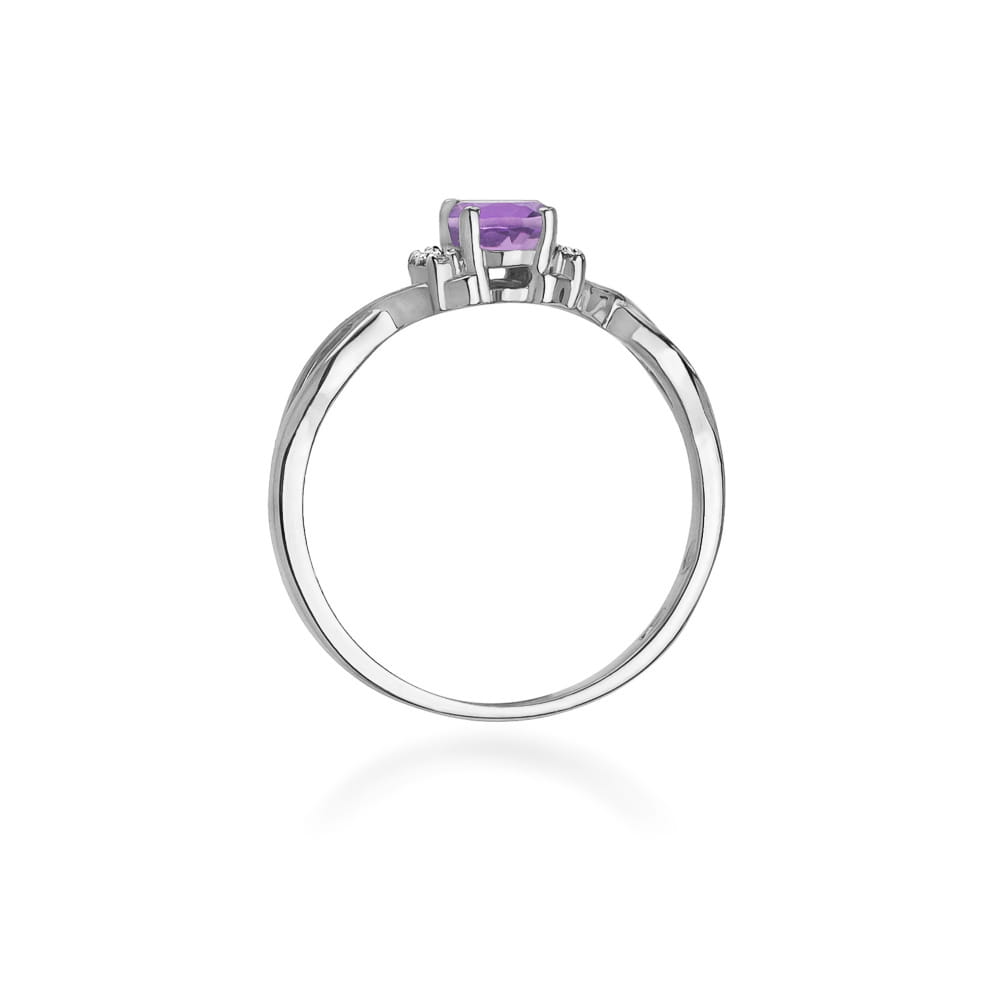 Gold Ring With Amethyst And Diamonds