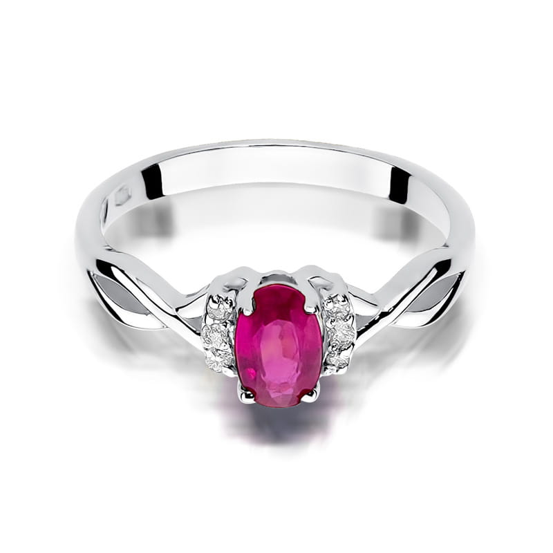 Gold Ring With Ruby And Diamonds