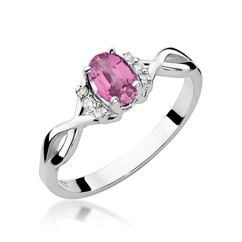 Gold Ring With Pink Sapphire And Diamonds