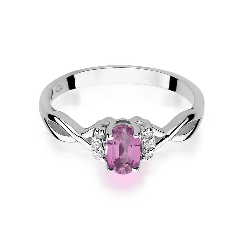 Gold Ring With Pink Sapphire And Diamonds