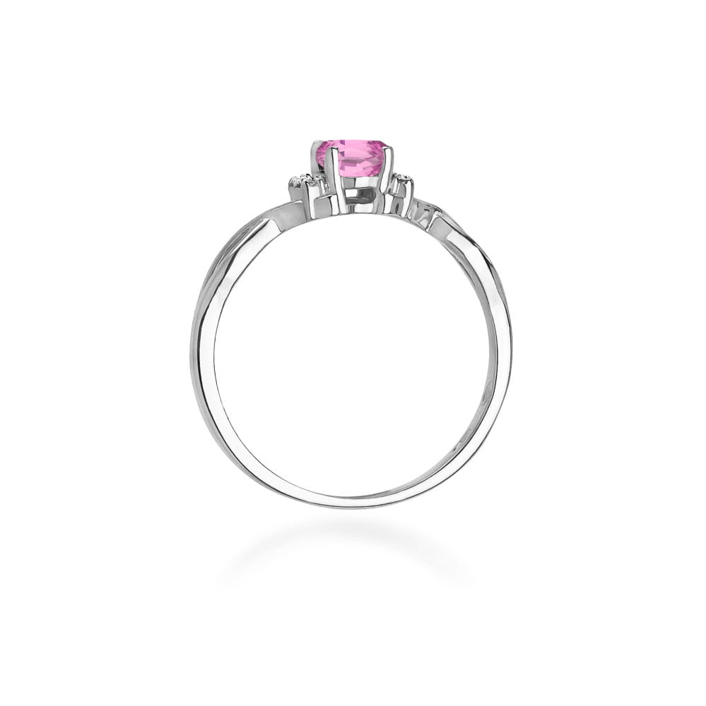 Gold Ring With Pink Sapphire And Diamonds
