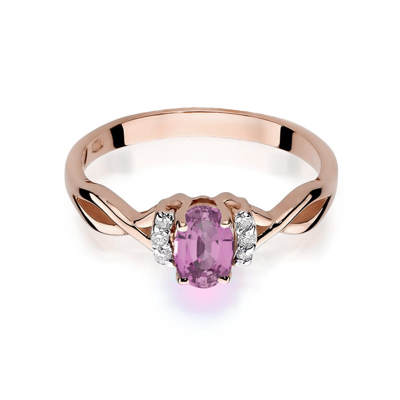 Gold Ring With Pink Sapphire And Diamonds